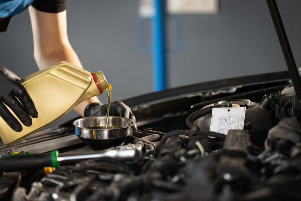 Diesel Engine Oil Types and Choosing the Right Oil for Your Vehicle